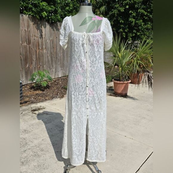 Elegant Zara dress features a unique knotted round neckline and charming - Picture 6 of 9